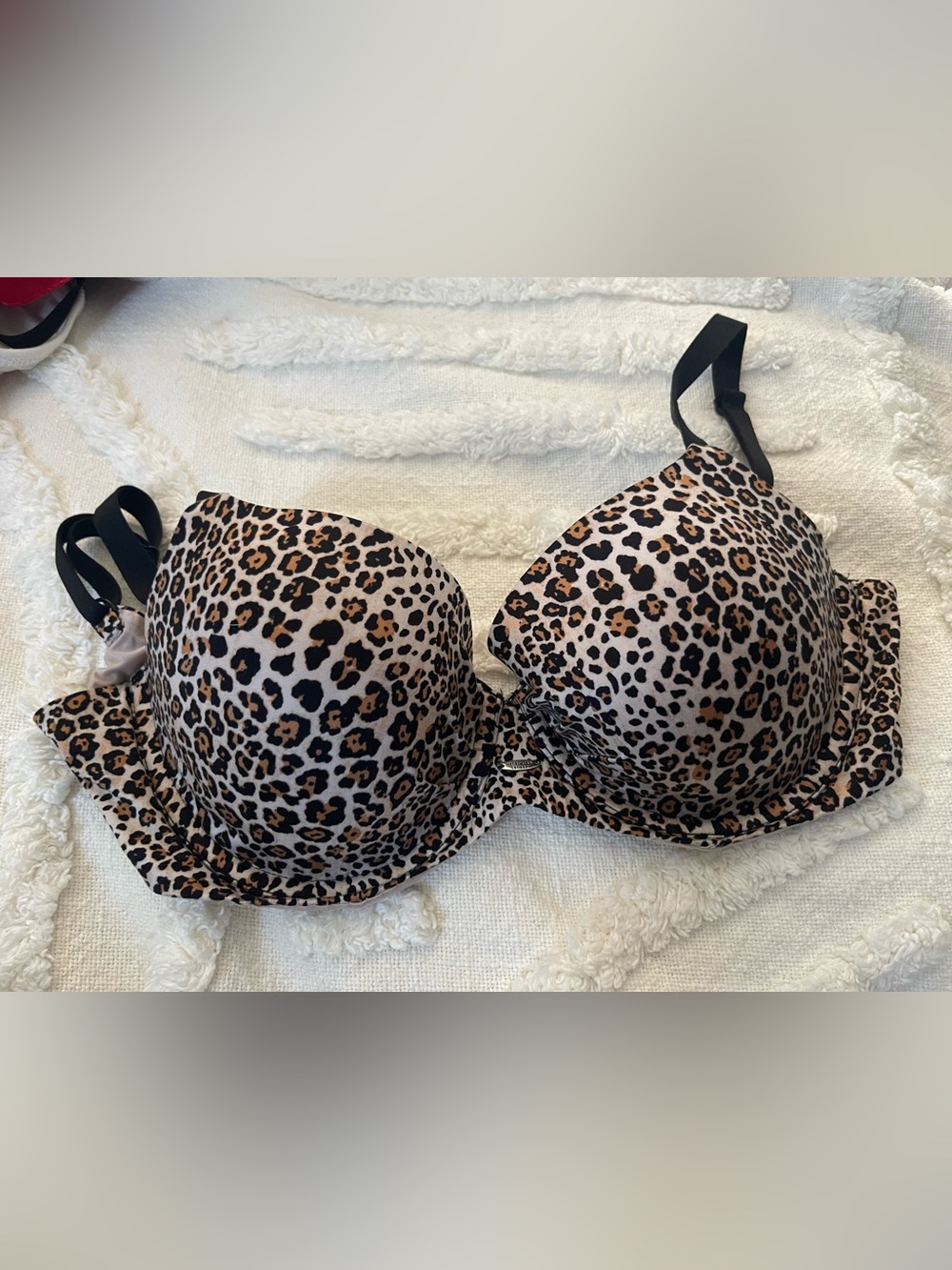 Fabulous by Victoria’s Secret lined Demi bra Cheetah Print Size 32DD